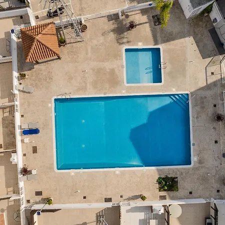 Poppy * Paralimni